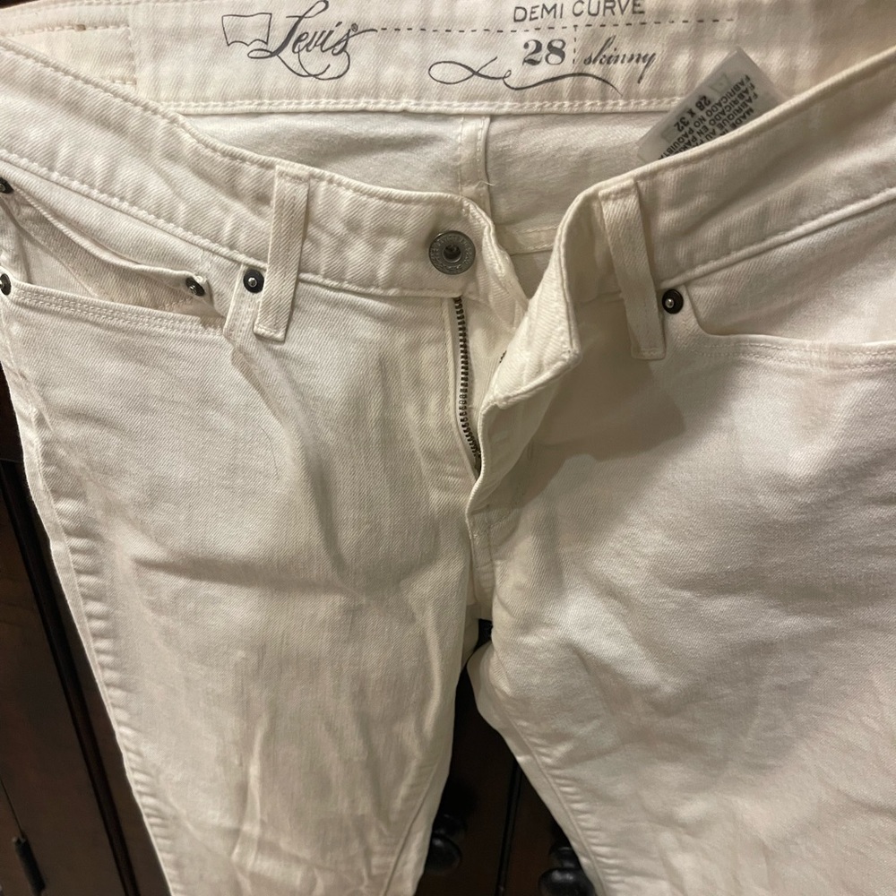 Levi demi curve white jeans